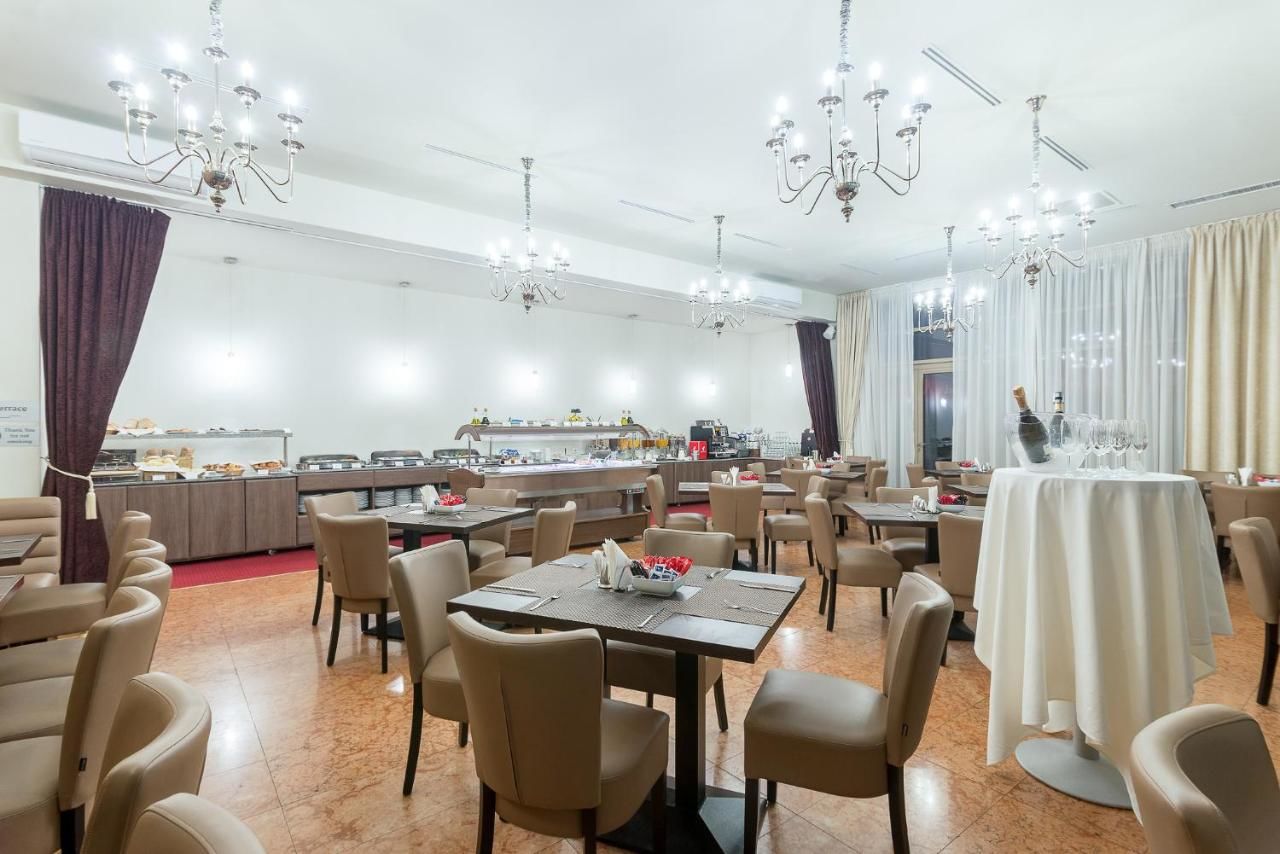 Отель Ramada Hotel Cluj Клуж-Напока-12