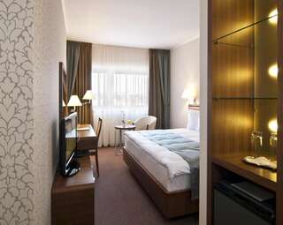 Отель Ramada Hotel Cluj Клуж-Напока Номер с 1 кроватью размера «king-size»-1
