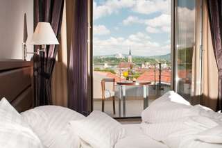 Отель Ramada Hotel Cluj Клуж-Напока 1 King 1 Sofa Bed Belle View Suite-1