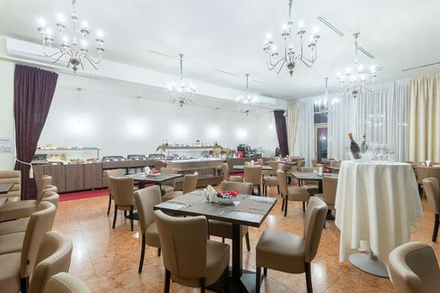 Отель Ramada Hotel Cluj Клуж-Напока-11